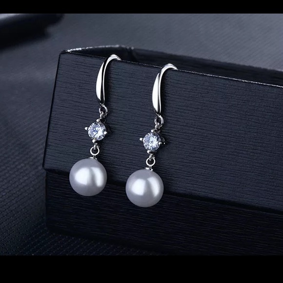 Jewelry - Elegant Sterling Silver Drop Pearl Earrings